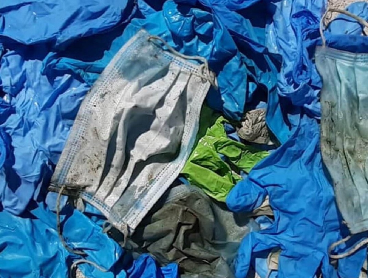 guanti mascherine smaltimento