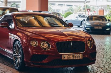 futuro macchine lusso bentley