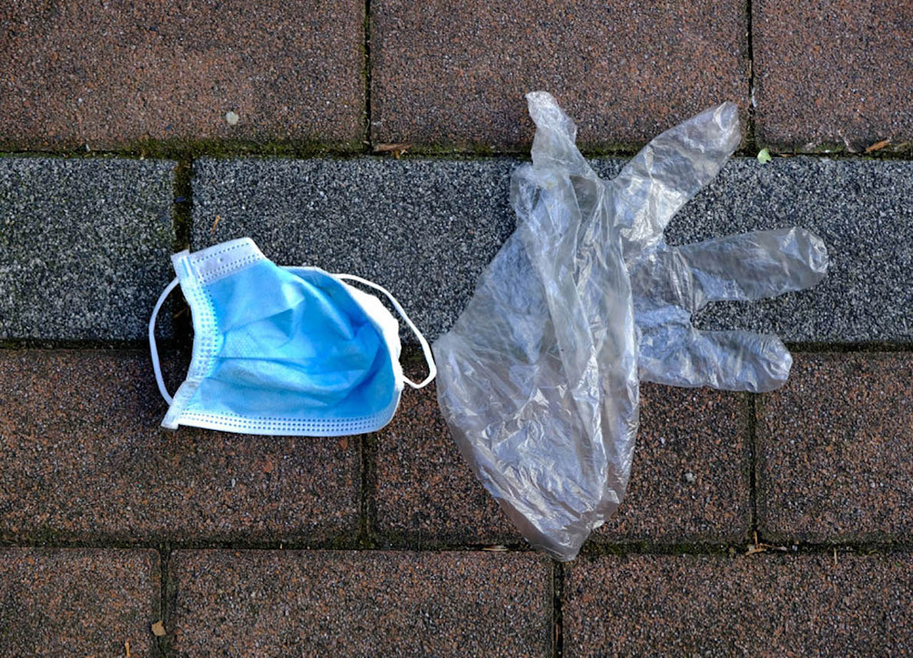 Smaltimento guanti e mascherine