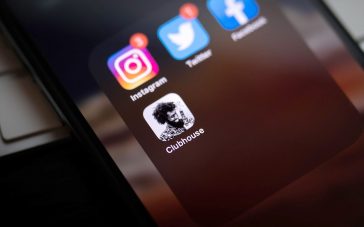 Facebook e Clubhouse