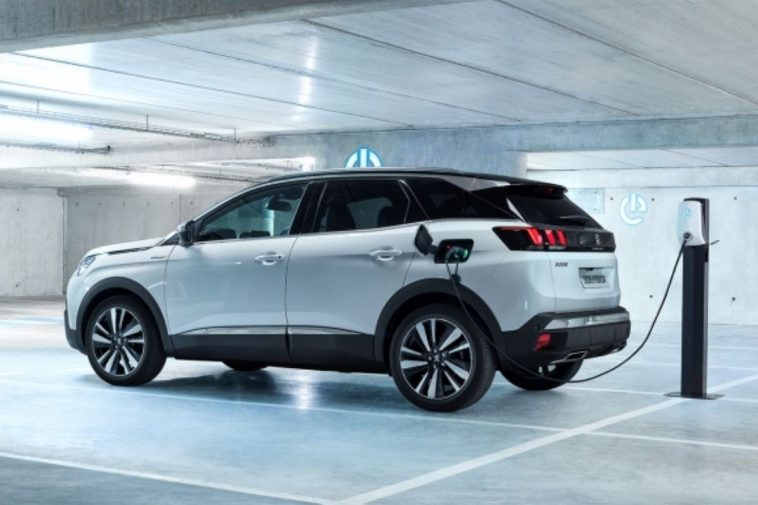 Peugeot 3008 Hybrid SUV ibrido
