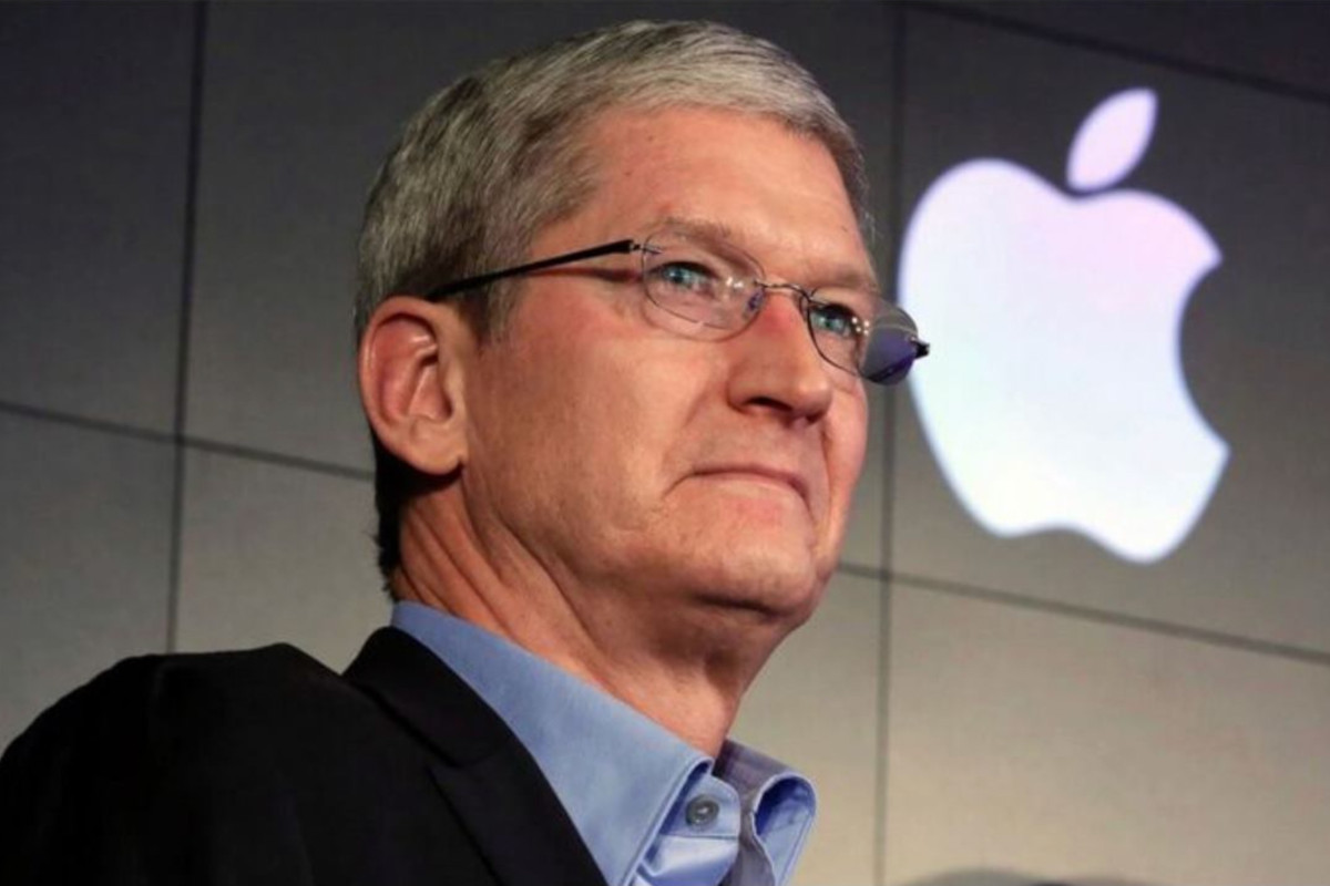 Tim Cook, il sostegno del CEO di Apple alla comunità LGBT+