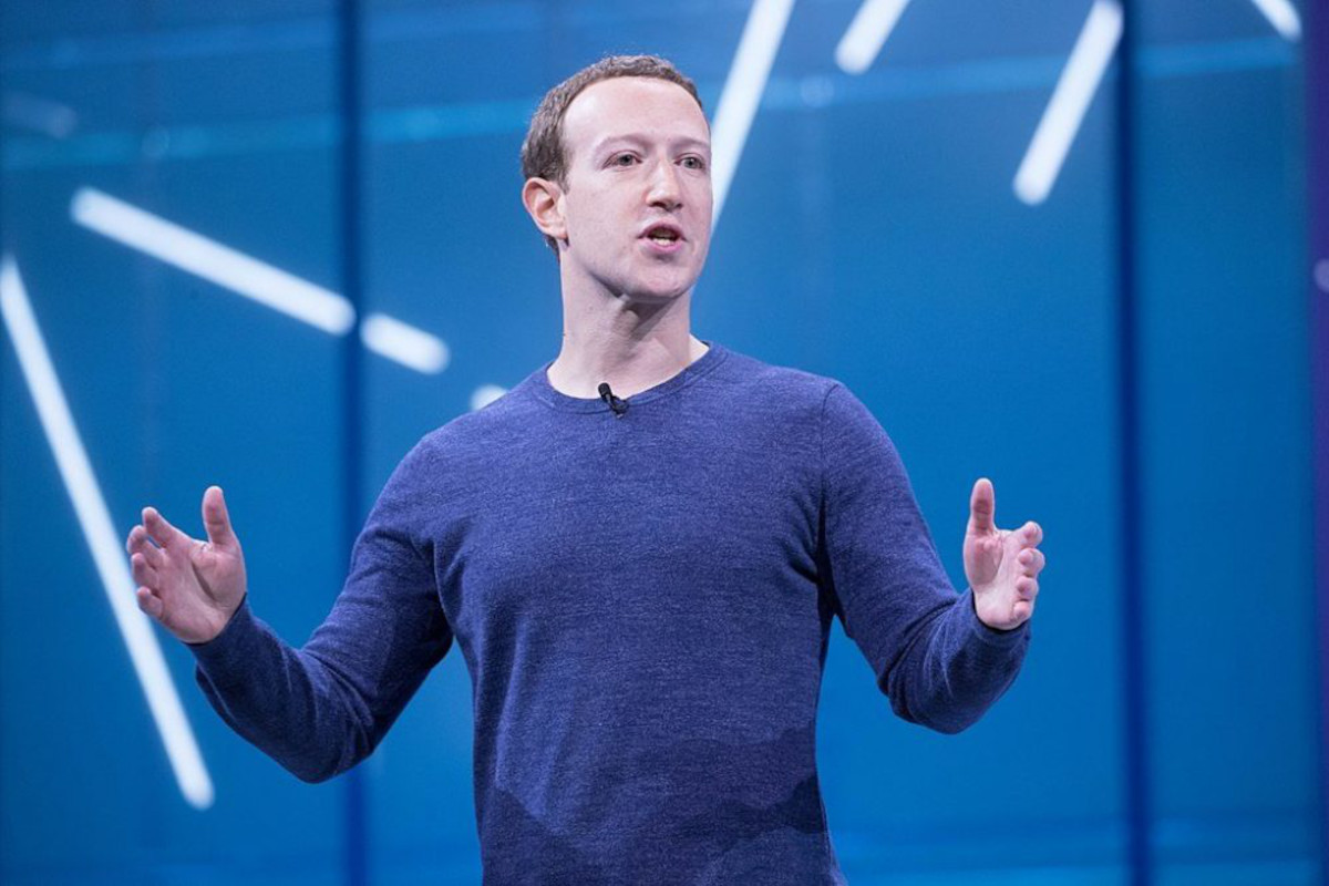 Accuse a Facebook, Zuckerberg: “Profondamente insensate”