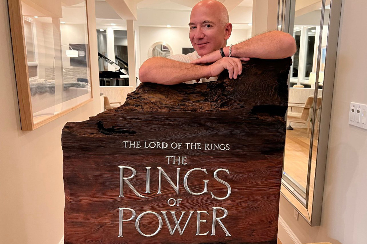 Amazon annuncia la nuova serie su “Il Signore degli Anelli”, Twitter insorge contro Jeff Bezos