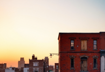 Immagine di Gisèle Pelicot attivista contro la violenza di genere