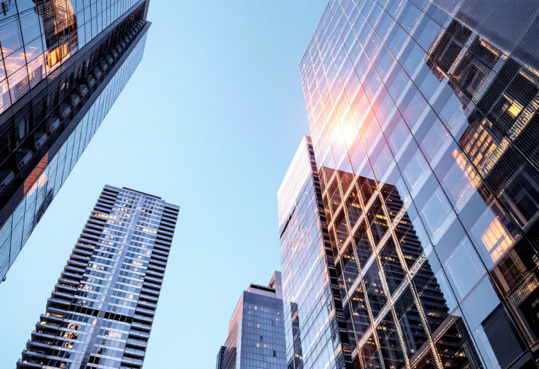 Logo Apple con simbolo della Commissione Europea