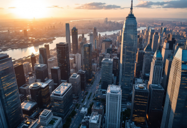 Aereo in volo con detriti spaziali in background