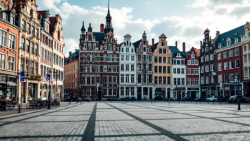 Manifestazione elettorale in Germania con bandiere