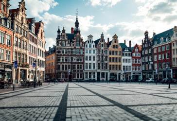 Manifestazione elettorale in Germania con bandiere