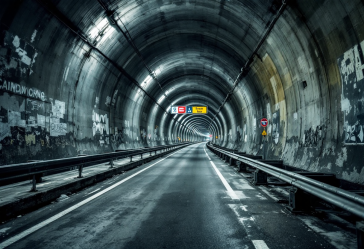 Esplosioni e panico nel tunnel del Wyoming dopo l'incidente