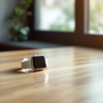 Logo Apple con simboli di sostenibilità e critiche