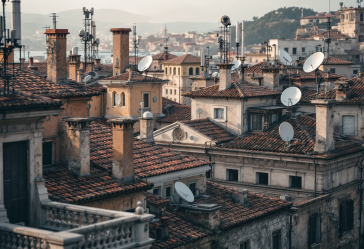 Immagine di Starlink in Italia con satelliti e connessione