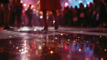 Locandina di Fear Street: Prom Queen con elementi slasher