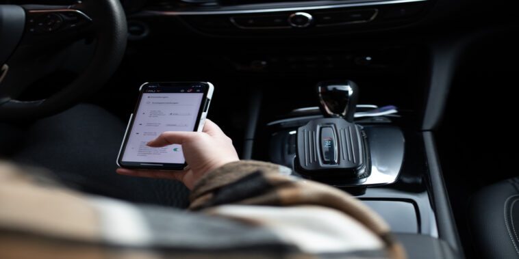 Dispositivi di tracciamento per veicoli: sicurezza e controllo in tempo reale