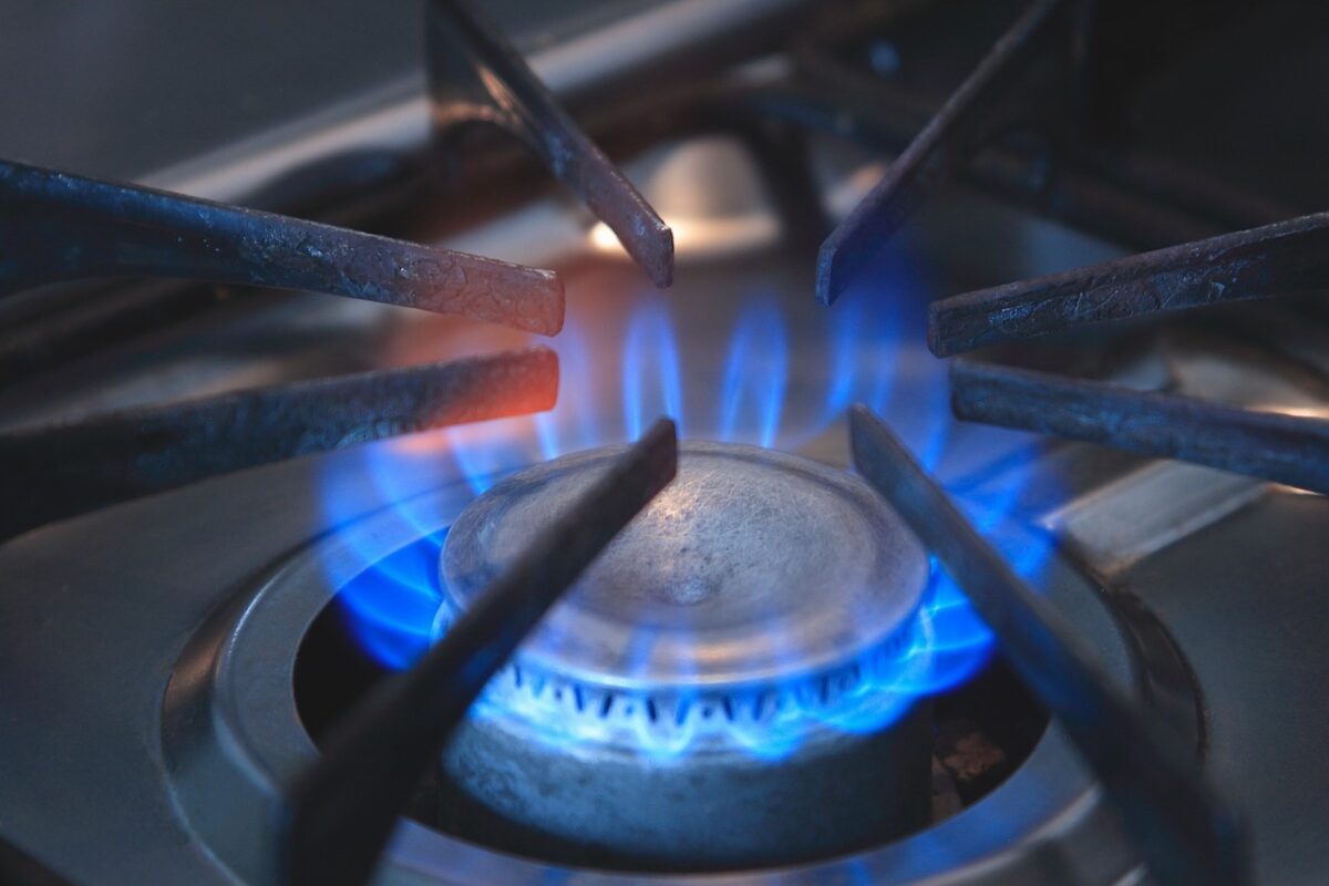 Come cambiare fornitore luce e gas: procedura da seguire e tempi di attivazione