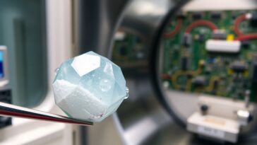 simulazioni affidabili come il computer quantistico di ibm ha replicato esperimenti su kcuf3 1775043249